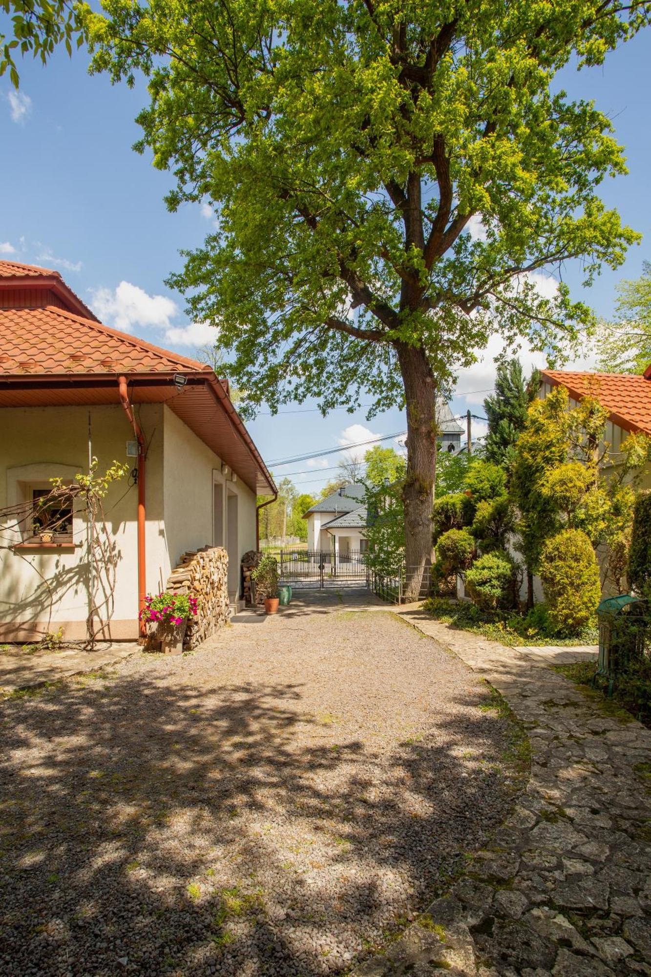 Noclegi Pod Debem U Jakuba Niepolomice Exterior photo