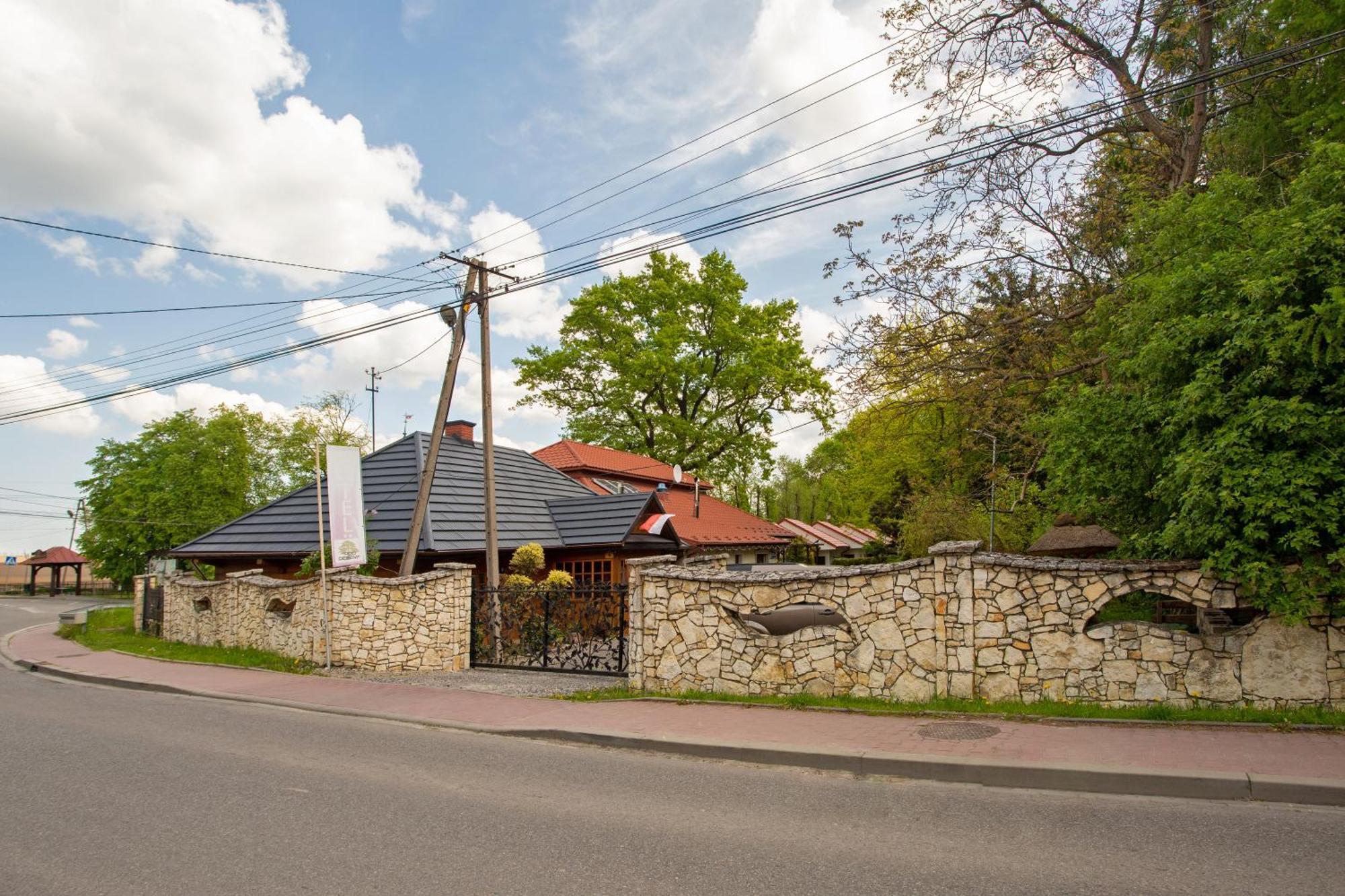 Noclegi Pod Debem U Jakuba Niepolomice Exterior photo