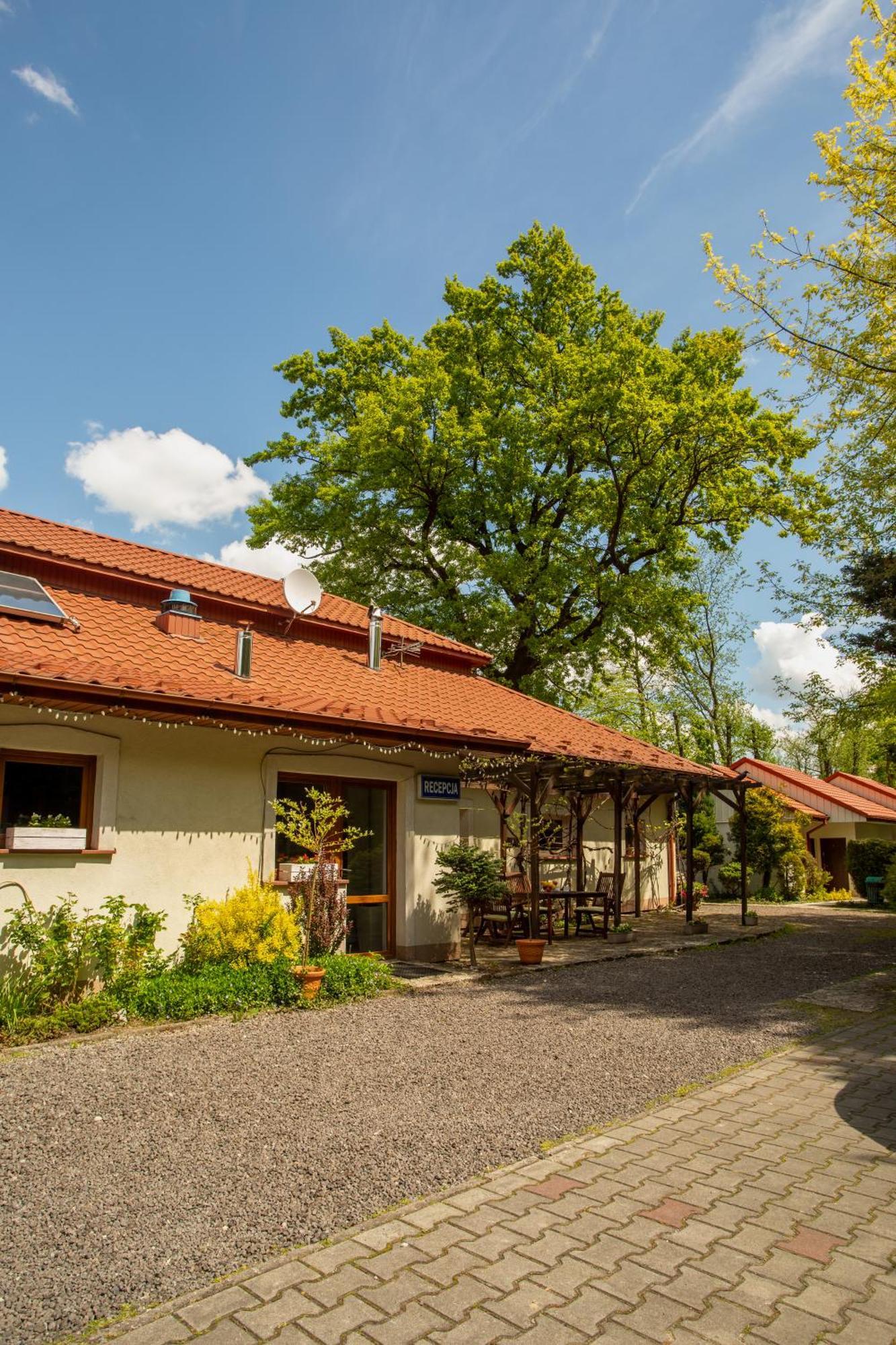 Noclegi Pod Debem U Jakuba Niepolomice Exterior photo