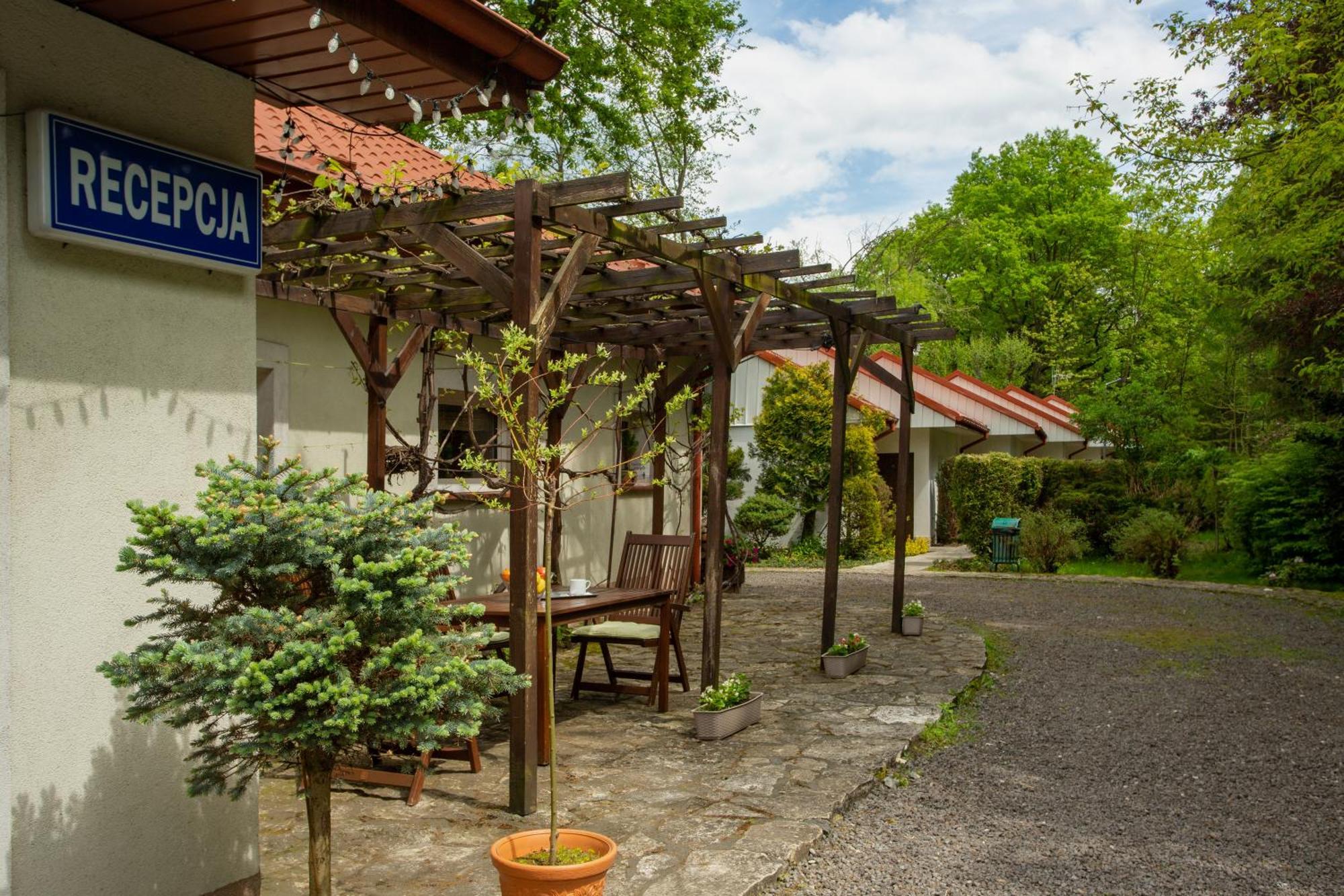 Noclegi Pod Debem U Jakuba Niepolomice Exterior photo